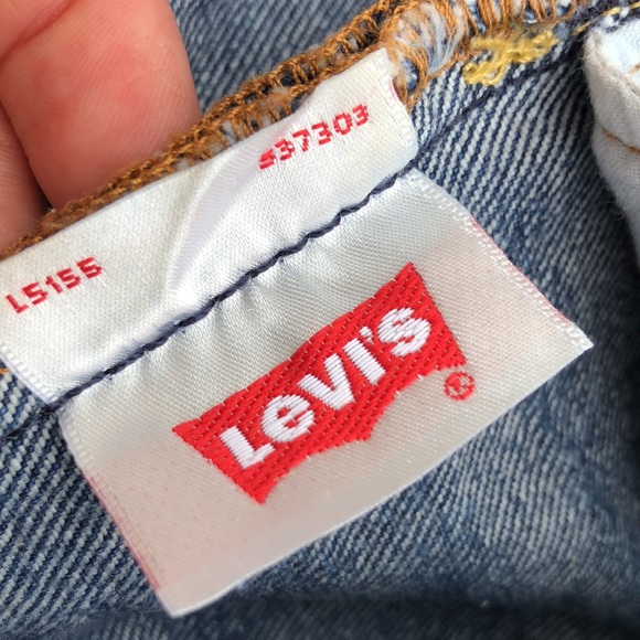 LIKE NEW! Levis 501 Cutoff Jean Shorts - Picture 8 of 11